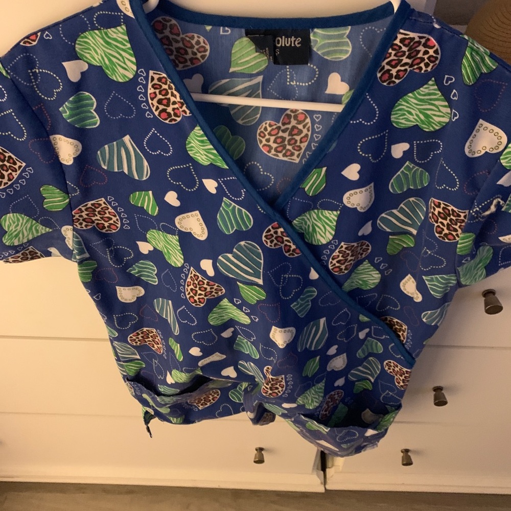 Scrub top Size small
